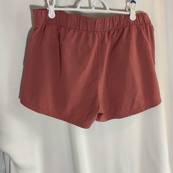 Lululemon Stroll at Sundown Short 3" - Picture 5 of 10